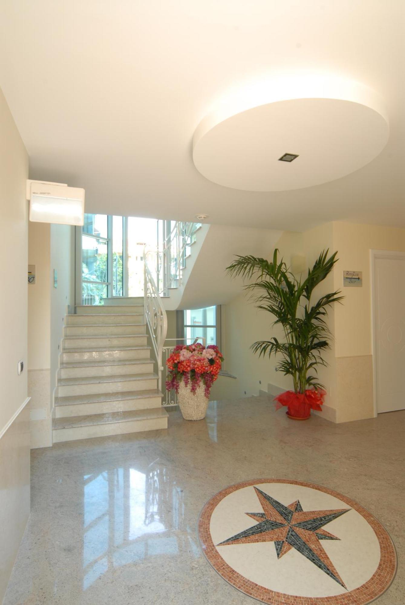Residence Costa Smeralda Grottammare Buitenkant foto