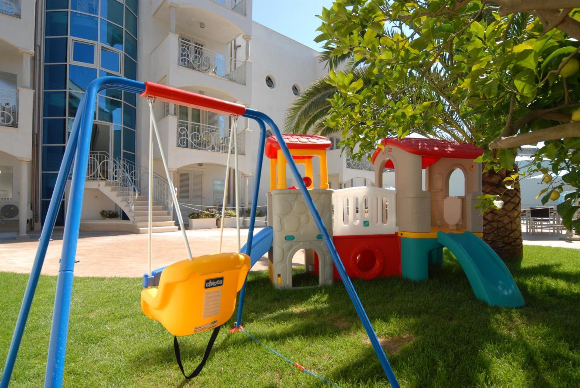 Residence Costa Smeralda Grottammare Buitenkant foto